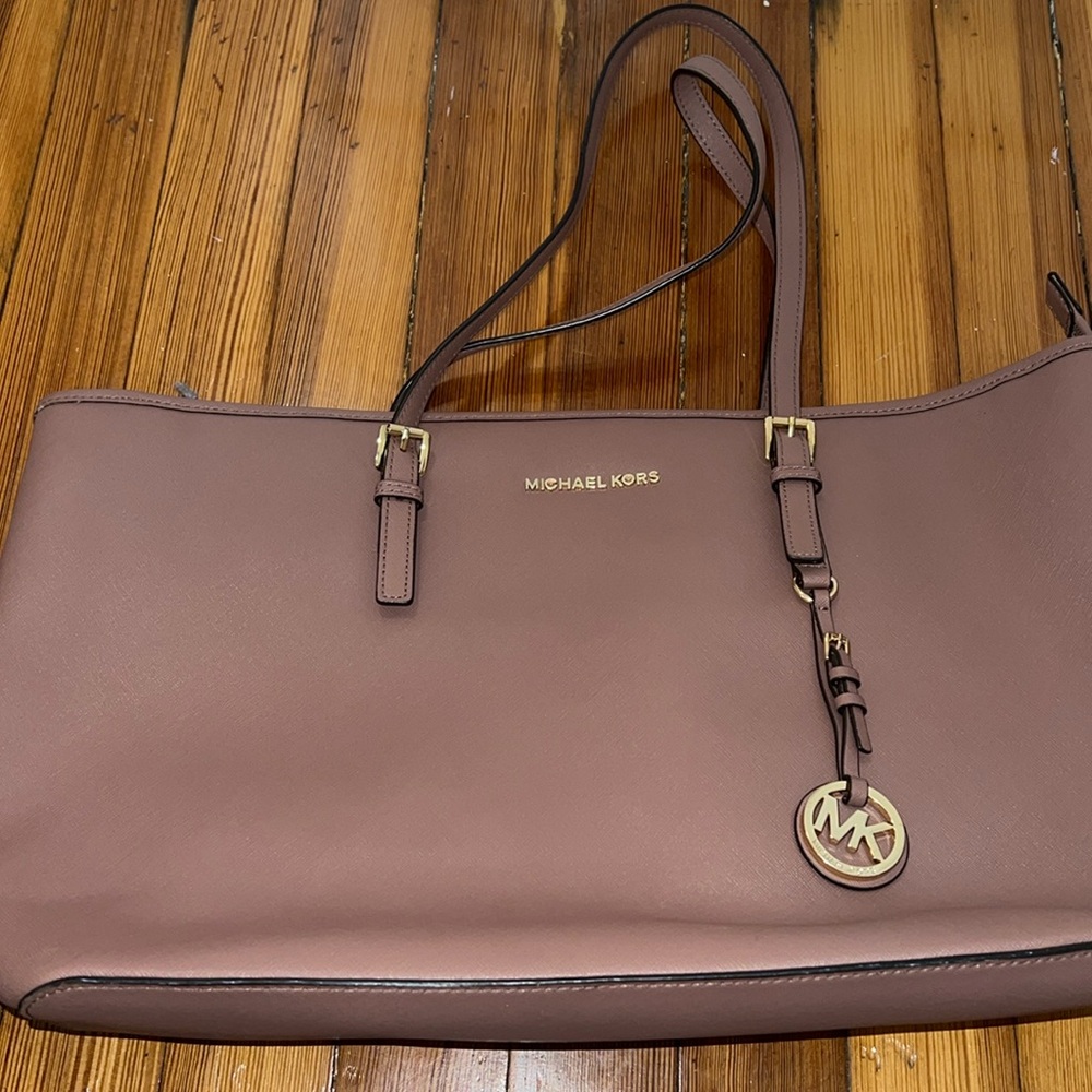 Michael Kors mauve purse